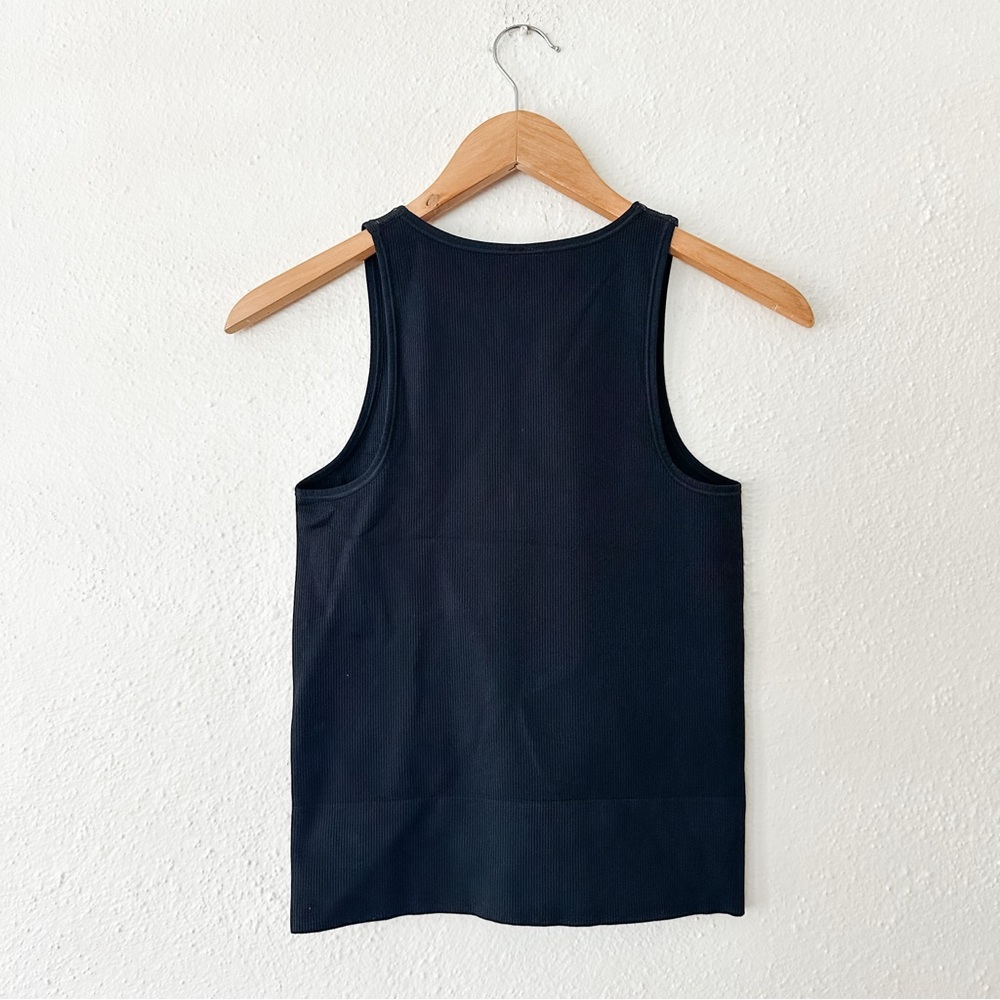 Athleta Womens Aurora Black Seamless Ribbed Waist Length V-Neck Tank Top - Picture 3 of 6